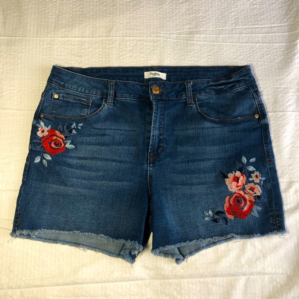 Kensie embroidered denim shorts